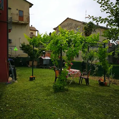 公寓 Refined With Jacuzzi In Sant'ippolito, 110 Sqm SantʼIppolito